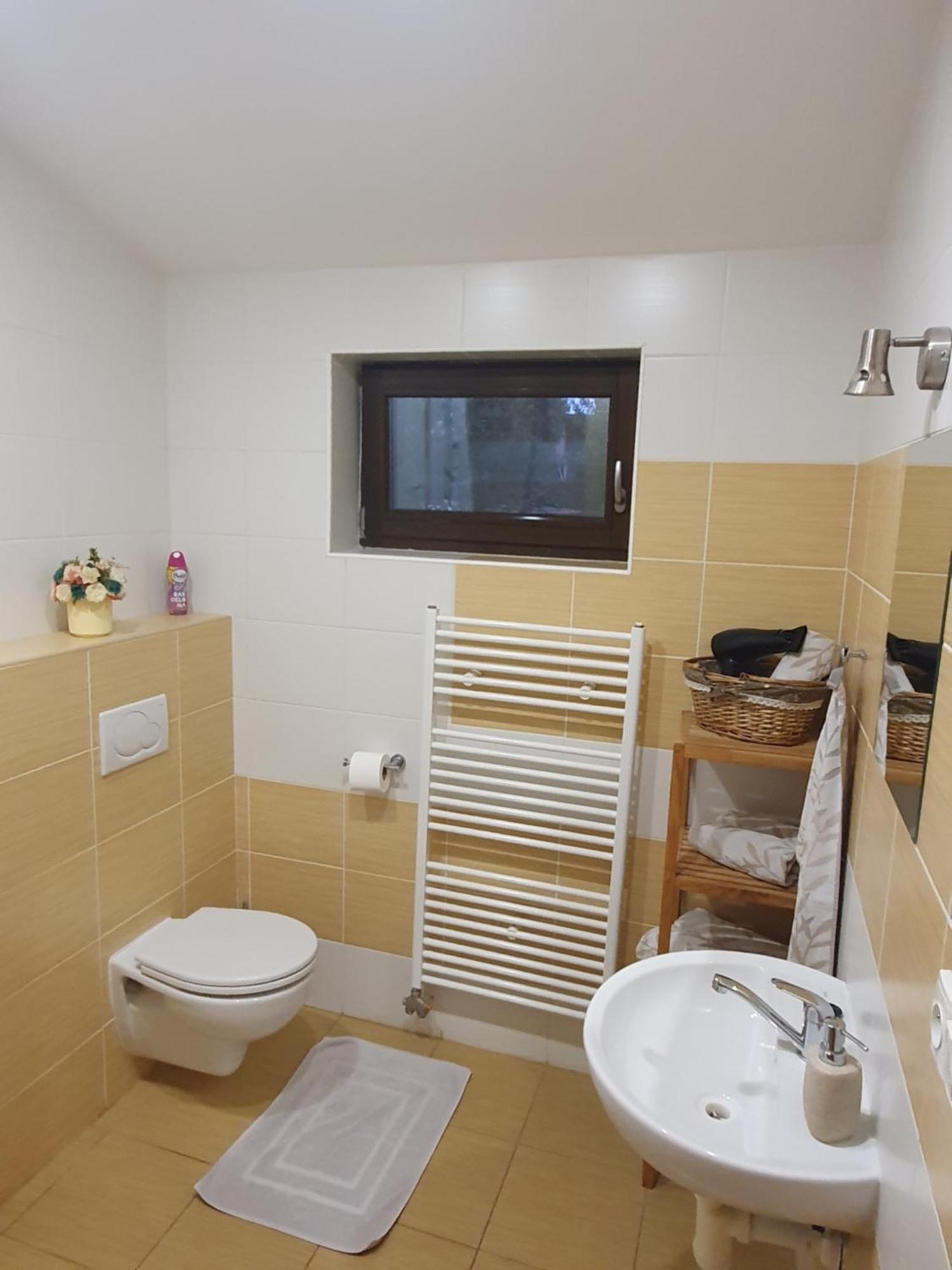 Privat Bartky Apartment Vrbov Exterior photo